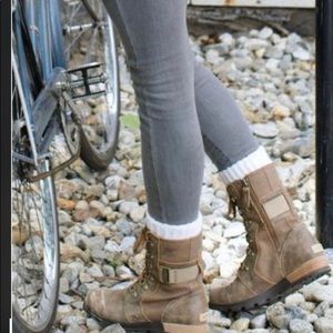 Sorel Major Carly Boots size 7.5